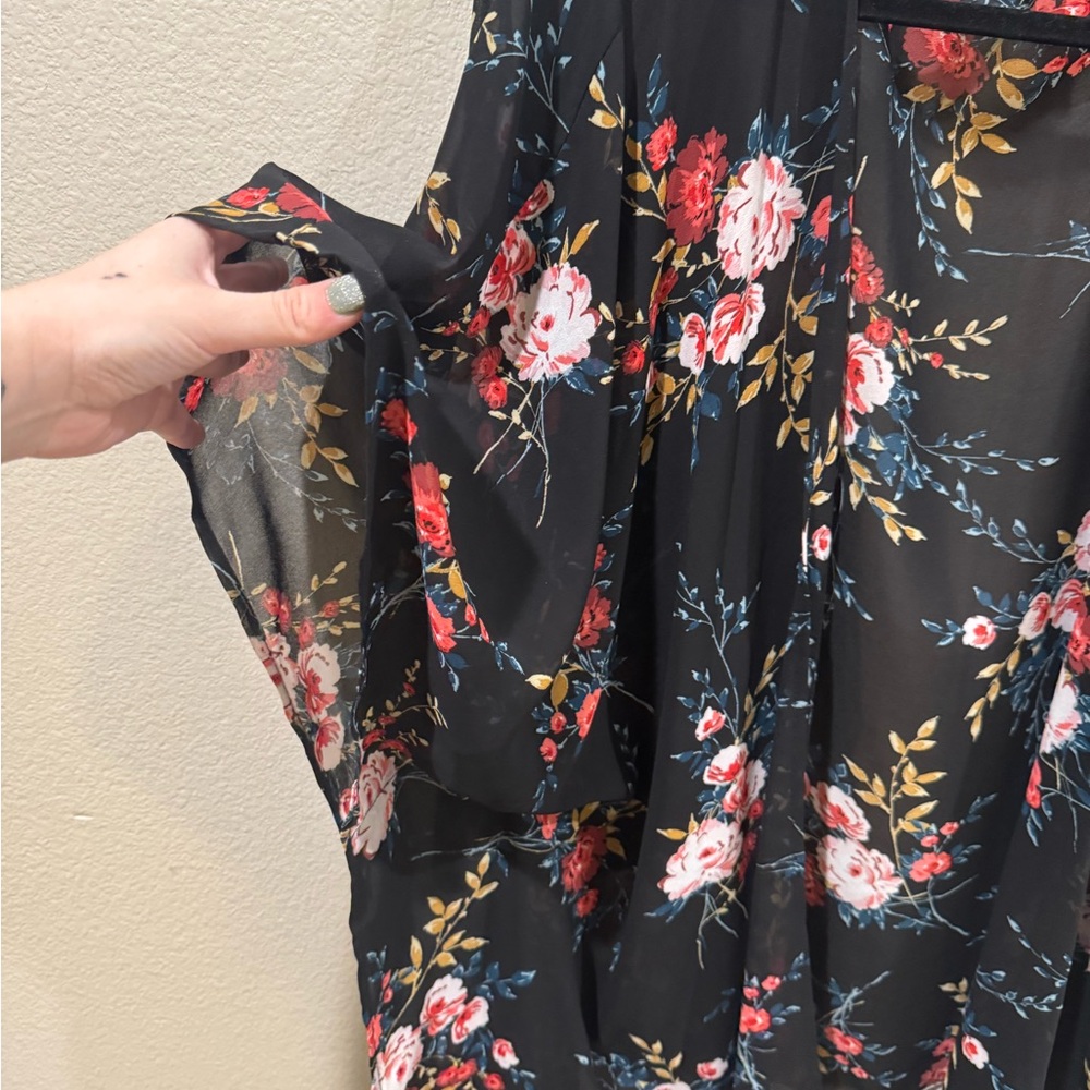 TORRID Black Floral Open Front Kimono Cardigan - Picture 5 of 7
